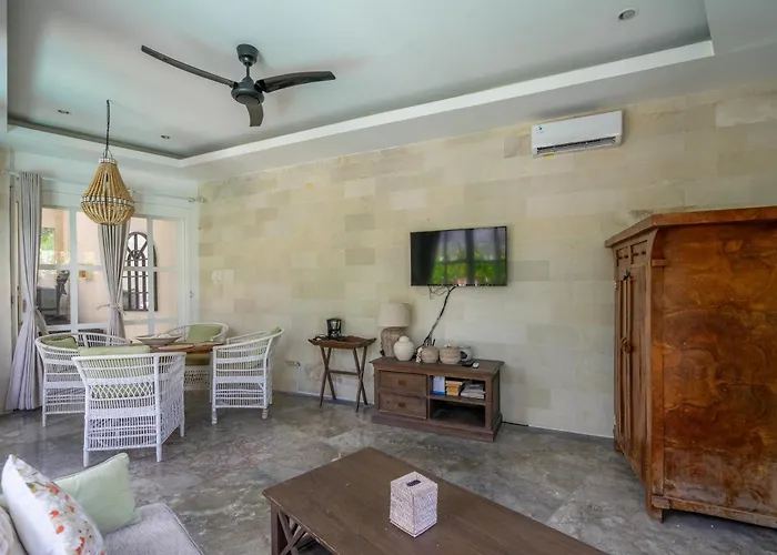 2br Walking Distance To Finns & Atlas