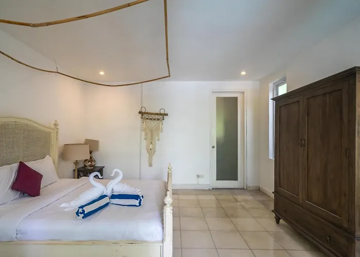 2br Walking Distance To Finns & Atlas